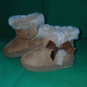 Brown Faux Fur Baby Booties with Bow